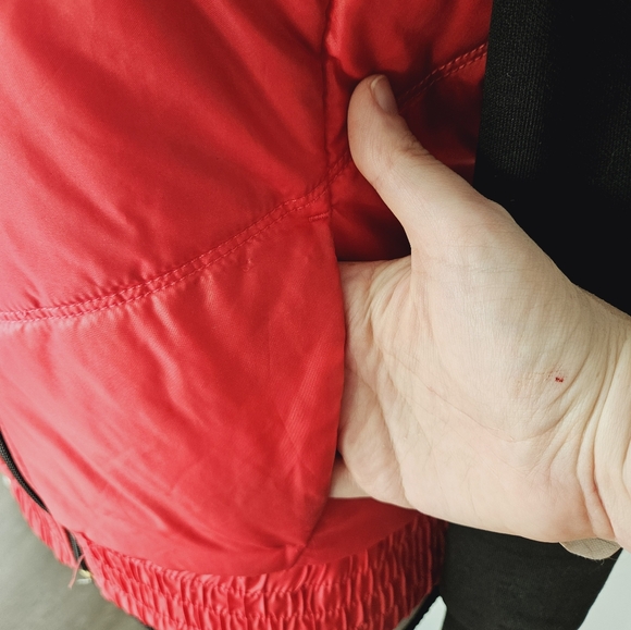 Neon pink and black puffer jacket - Picture 2 of 7